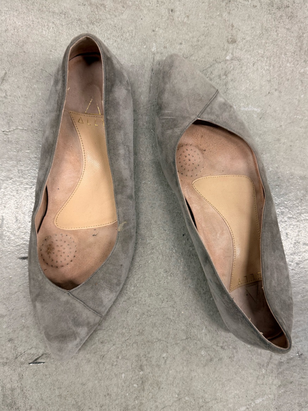 ALLY Shoes Gray Suede Forever Flat Pointed Toe Comfort Ballet Flats 7.5 - Picture 3 of 11